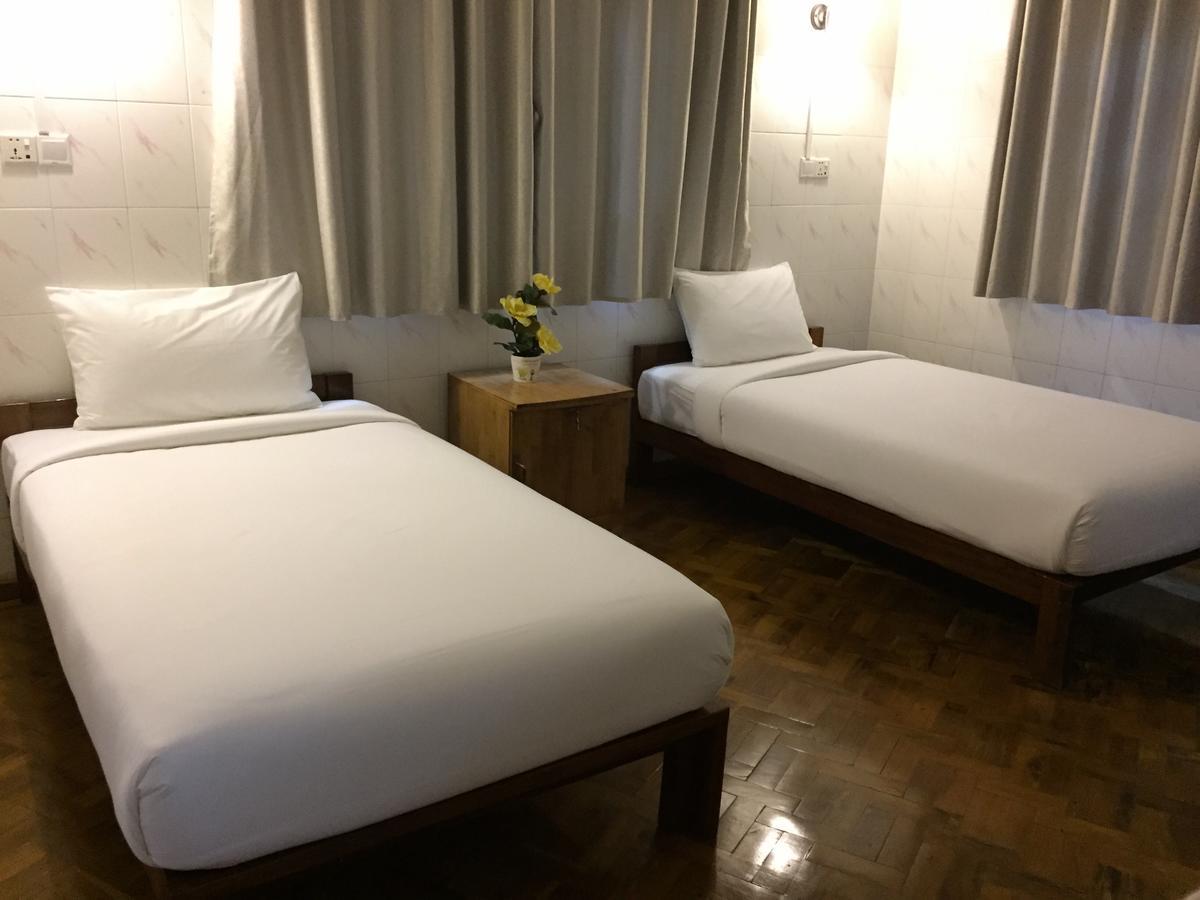 Celia Hostel Mandalay Eksteriør billede