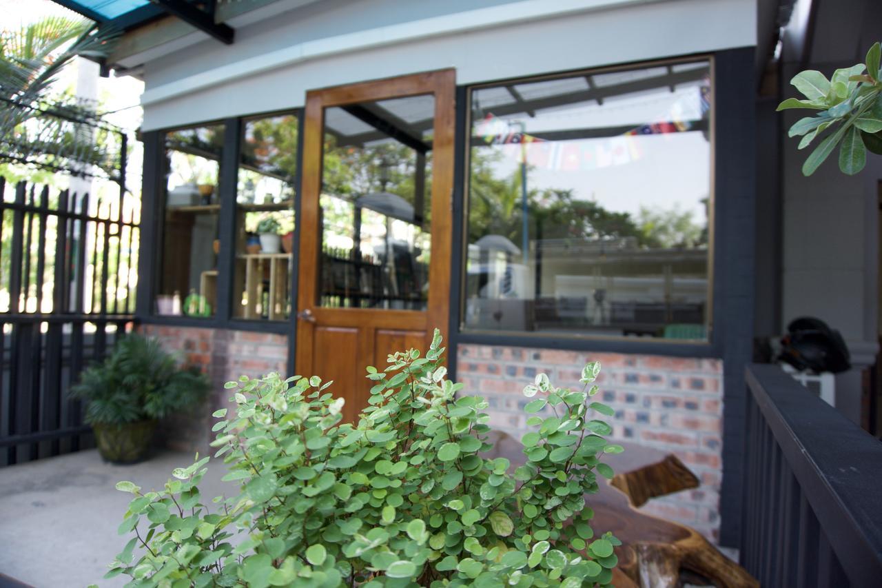Celia Hostel Mandalay Eksteriør billede