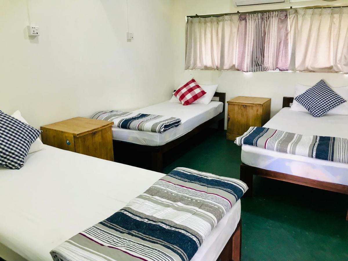 Celia Hostel Mandalay Eksteriør billede