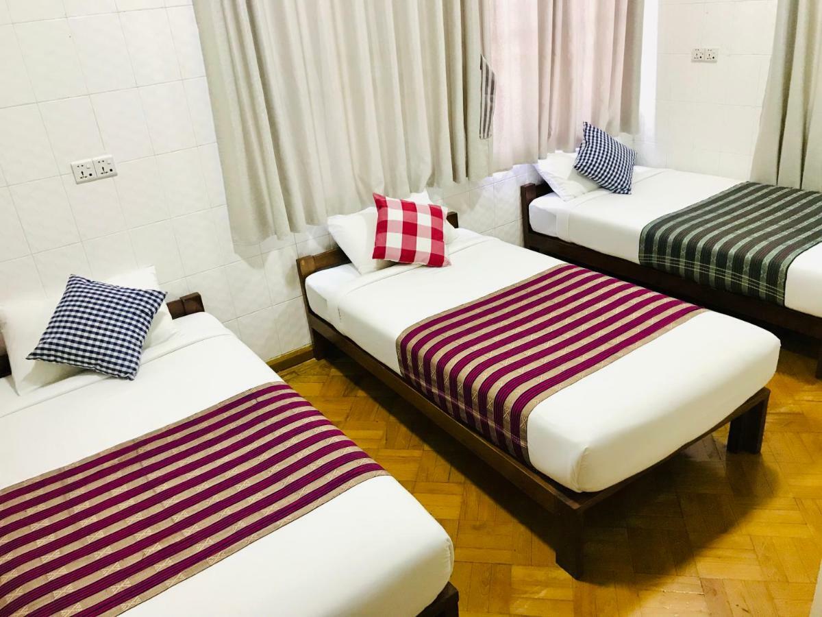 Celia Hostel Mandalay Eksteriør billede