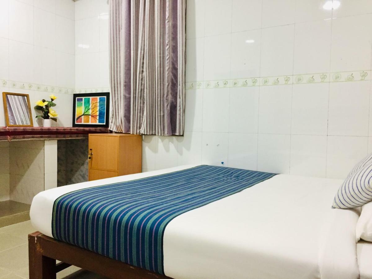 Celia Hostel Mandalay Eksteriør billede